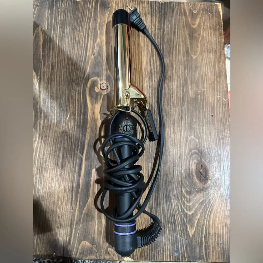 Hot tools professional 1” curling iron. - Picture 1 of 4